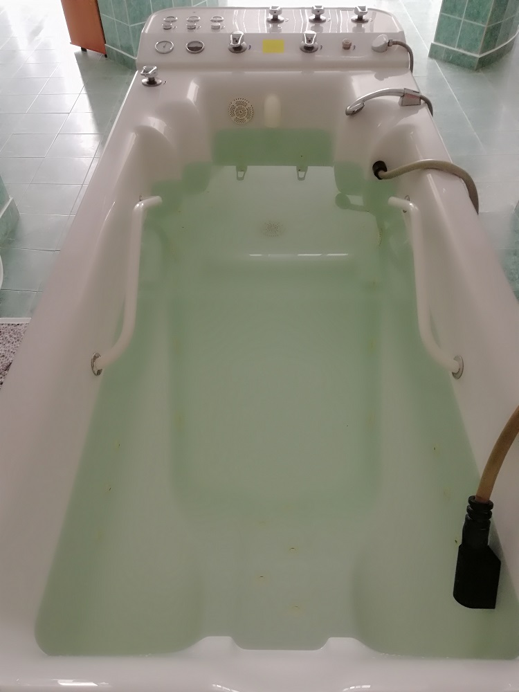 Подводный душ массаж в Кобринском Аквапарке